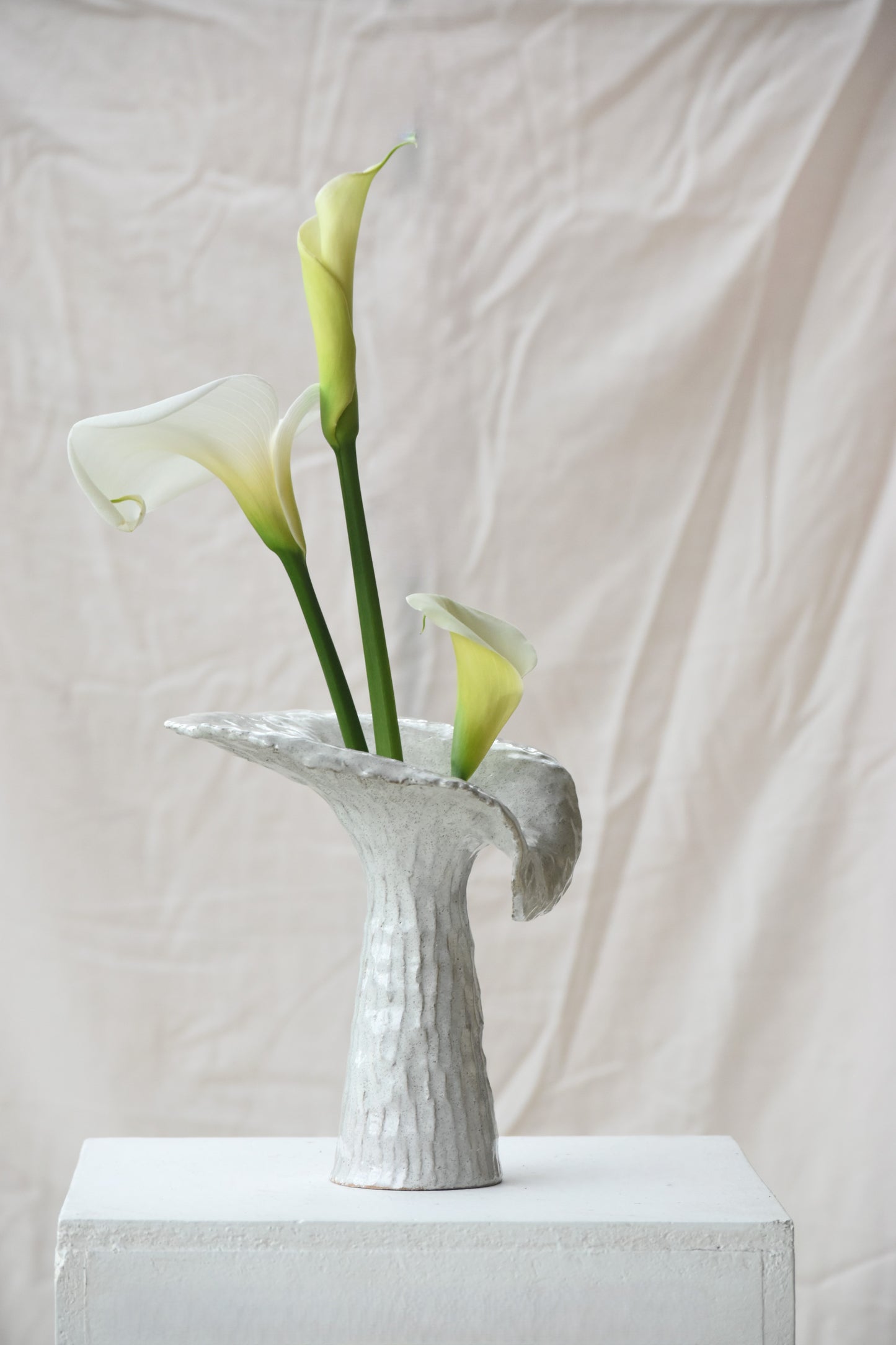 Lily Vase White